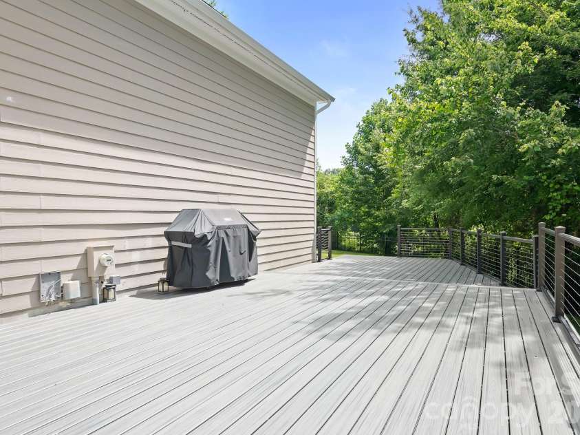 17028 Pennington Drive, Huntersville, NC 28078.  MLS# CAR4388280, YatesRealty ID 28677. Back Deck