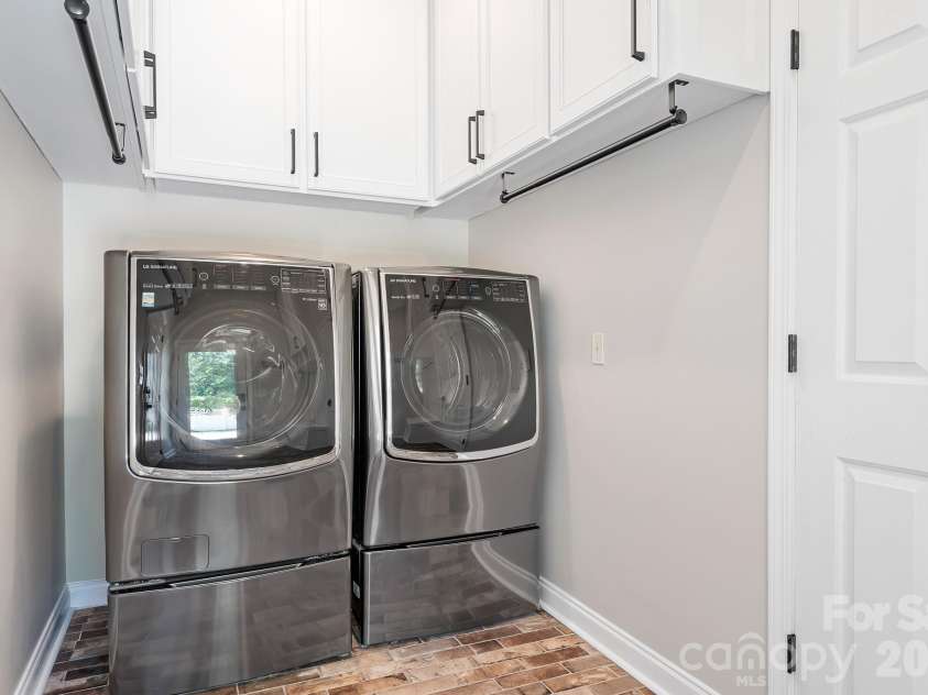 17028 Pennington Drive, Huntersville, NC 28078.  MLS# CAR4388280, YatesRealty ID 28677. Laundry