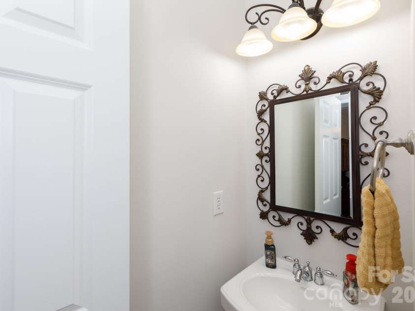 2656 Stonetrace Drive, Rock Hill, SC 29730.  MLS# CAR4338660, YatesRealty ID 28678. Half Bath