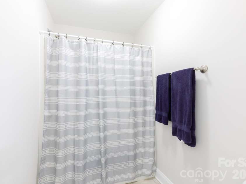 2656 Stonetrace Drive, Rock Hill, SC 29730.  MLS# CAR4338660, YatesRealty ID 28678. Upstairs bath