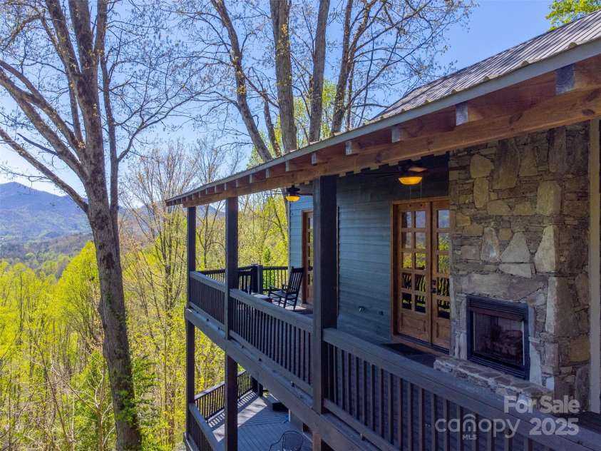 315 Black Bear Crossing, Bryson City, NC 28713.  MLS# CAR4263887, YatesRealty ID 28678. 