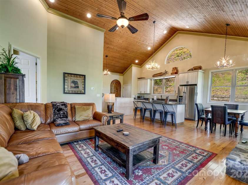 315 Black Bear Crossing, Bryson City, NC 28713.  MLS# CAR4263887, YatesRealty ID 28678. 
