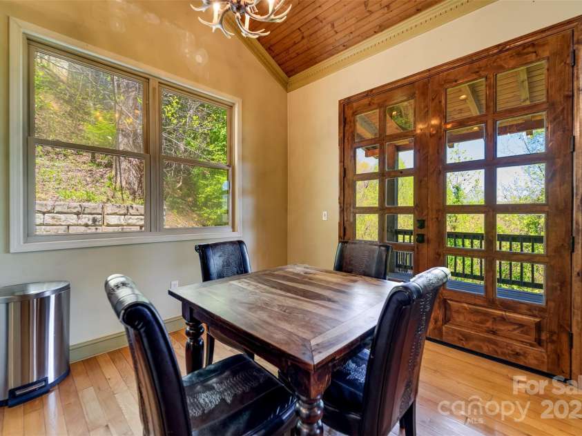 315 Black Bear Crossing, Bryson City, NC 28713.  MLS# CAR4263887, YatesRealty ID 28678. 