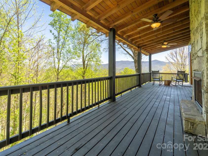 315 Black Bear Crossing, Bryson City, NC 28713.  MLS# CAR4263887, YatesRealty ID 28678. 