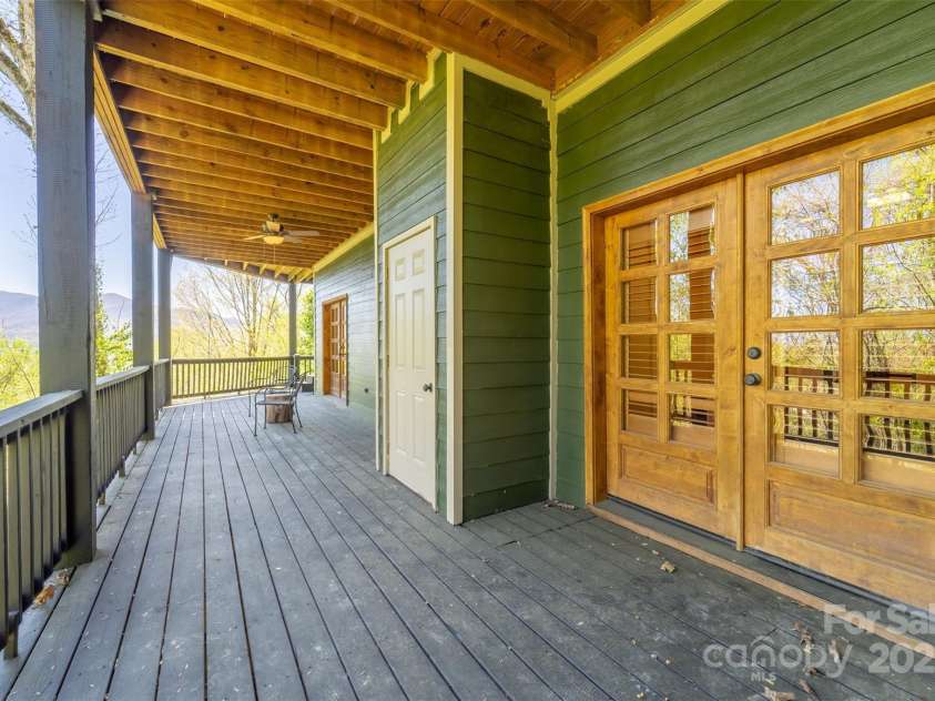 315 Black Bear Crossing, Bryson City, NC 28713.  MLS# CAR4263887, YatesRealty ID 28678. 