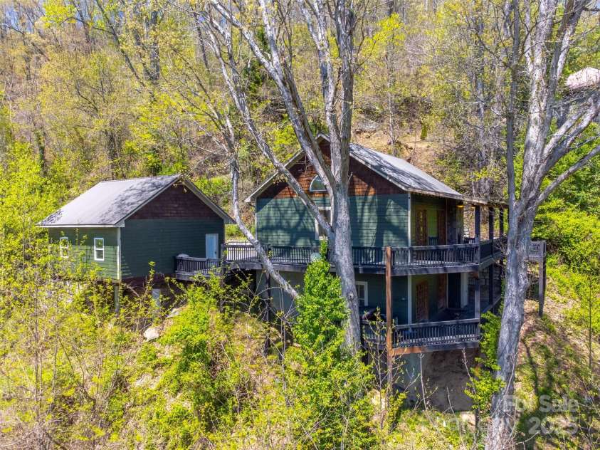 315 Black Bear Crossing, Bryson City, NC 28713.  MLS# CAR4263887, YatesRealty ID 28678. 