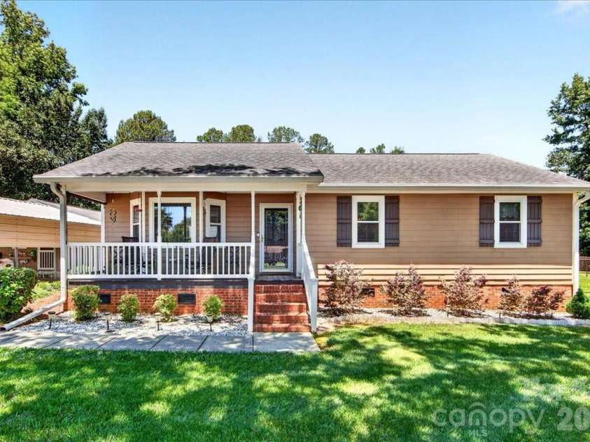1104 Longmeadow Lane, Monroe, NC 28110.  MLS# CAR4387879, YatesRealty ID 28679. 