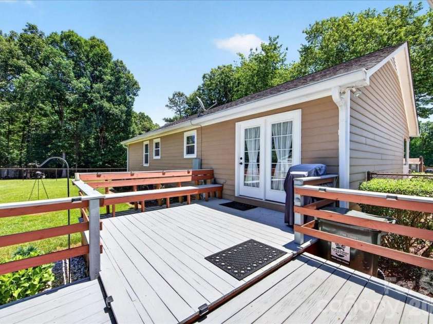 1104 Longmeadow Lane, Monroe, NC 28110.  MLS# CAR4387879, YatesRealty ID 28679. 