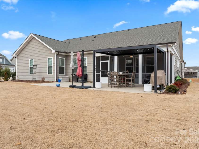 4000 Spring Cove Way, Belmont, NC 28012.  MLS# CAR4226064, YatesRealty ID 2868. 