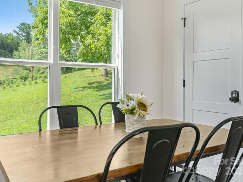 8 Green Tree Lane, Asheville, NC 28805.  MLS# CAR4289236, YatesRealty ID 2868. 