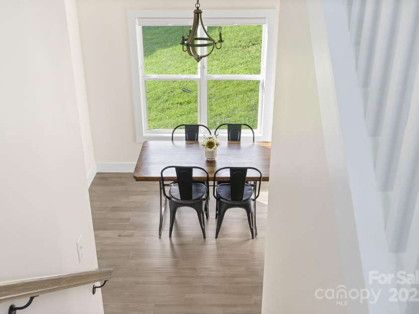 8 Green Tree Lane, Asheville, NC 28805.  MLS# CAR4289236, YatesRealty ID 2868. 