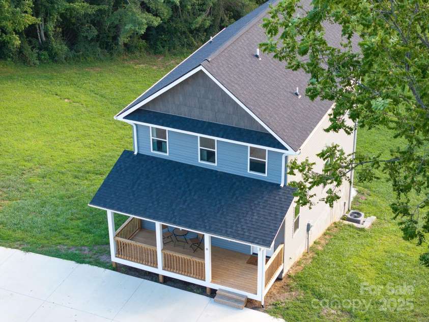 8 Green Tree Lane, Asheville, NC 28805.  MLS# CAR4289236, YatesRealty ID 2868. 