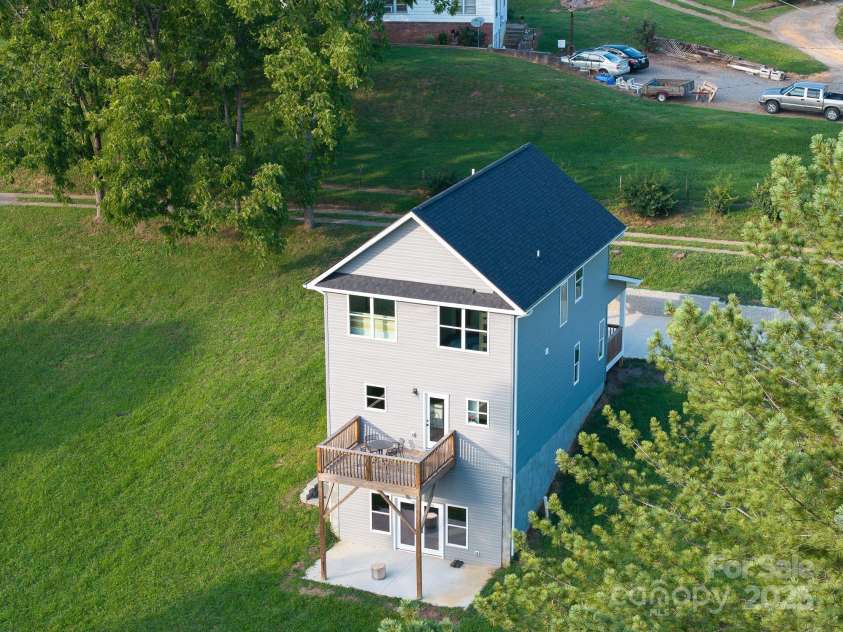 8 Green Tree Lane, Asheville, NC 28805.  MLS# CAR4289236, YatesRealty ID 2868. 
