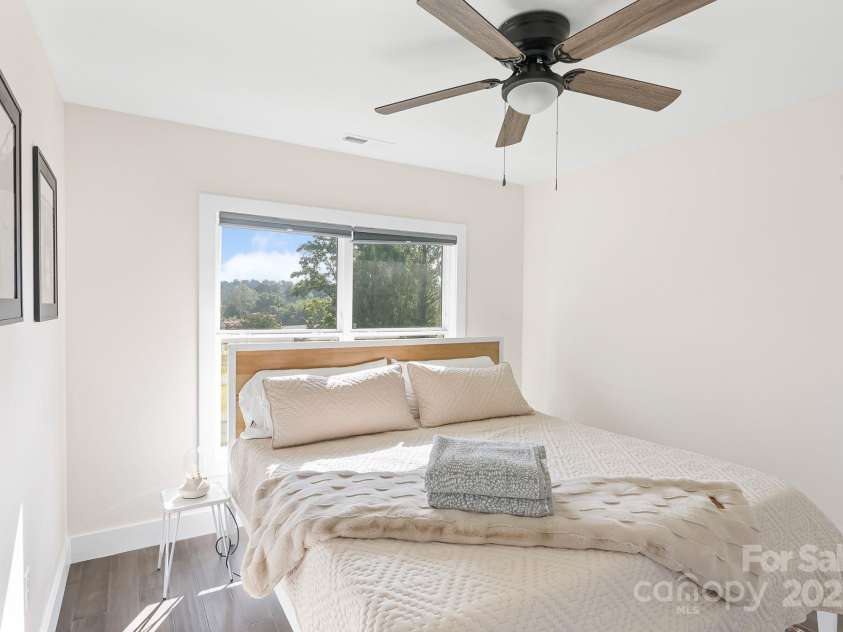 8 Green Tree Lane, Asheville, NC 28805.  MLS# CAR4289236, YatesRealty ID 2868. Second bedroom