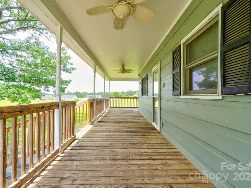 3640 Oak Haven Lane, Shelby, NC 28150.  MLS# CAR4228807, YatesRealty ID 28680. Front Porch