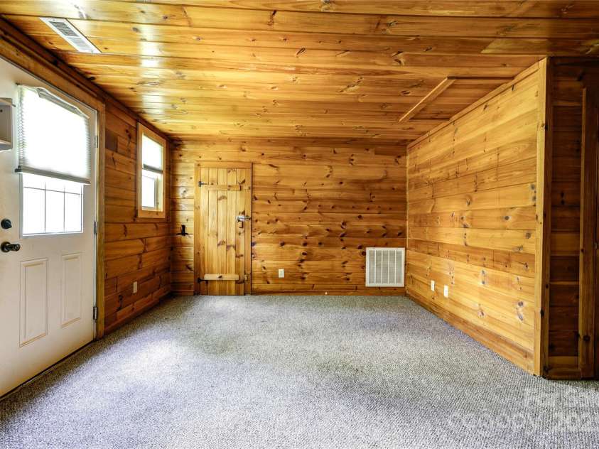 3640 Oak Haven Lane, Shelby, NC 28150.  MLS# CAR4228807, YatesRealty ID 28680. Primary Bedroom