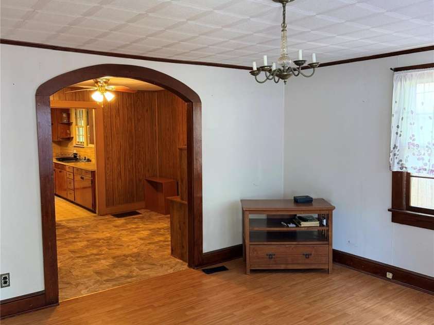 731 10th Street Boulevard, Hickory, NC 28601.  MLS# CAR4387173, YatesRealty ID 28685. 