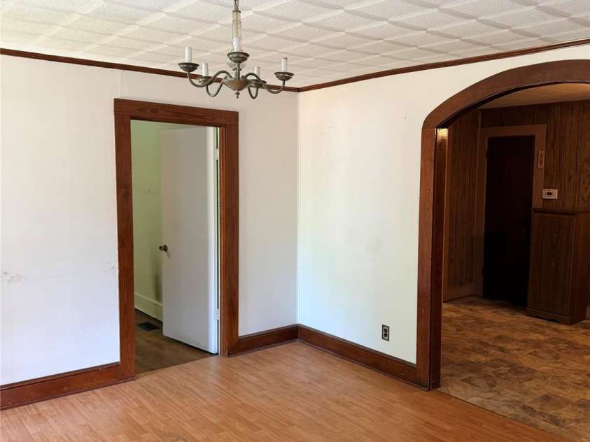 731 10th Street Boulevard, Hickory, NC 28601.  MLS# CAR4387173, YatesRealty ID 28685. 