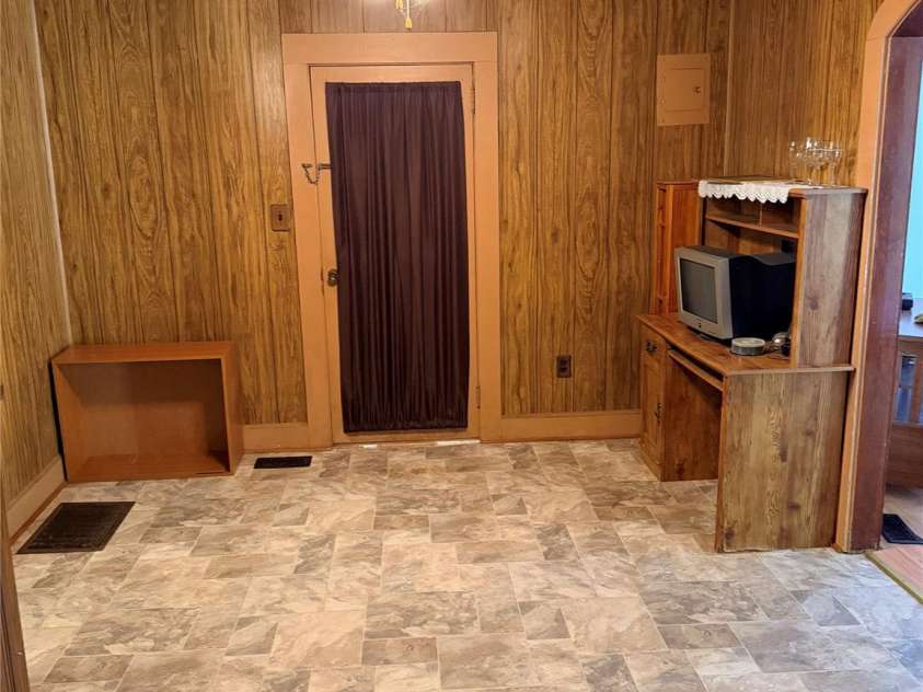 731 10th Street Boulevard, Hickory, NC 28601.  MLS# CAR4387173, YatesRealty ID 28685. 