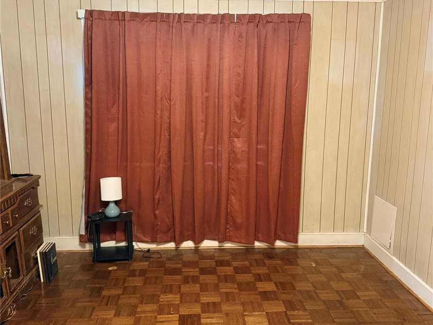 731 10th Street Boulevard, Hickory, NC 28601.  MLS# CAR4387173, YatesRealty ID 28685. 