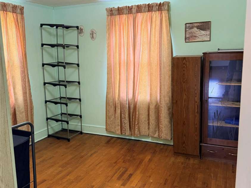 731 10th Street Boulevard, Hickory, NC 28601.  MLS# CAR4387173, YatesRealty ID 28685. 