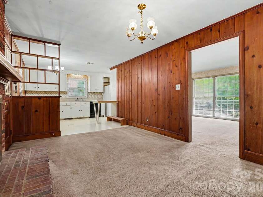 2330 Wensley Drive, Charlotte, NC 28210.  MLS# CAR4386885, YatesRealty ID 28686. Den