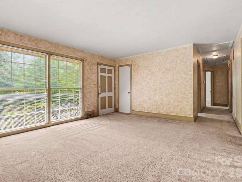 2330 Wensley Drive, Charlotte, NC 28210.  MLS# CAR4386885, YatesRealty ID 28686. Living room