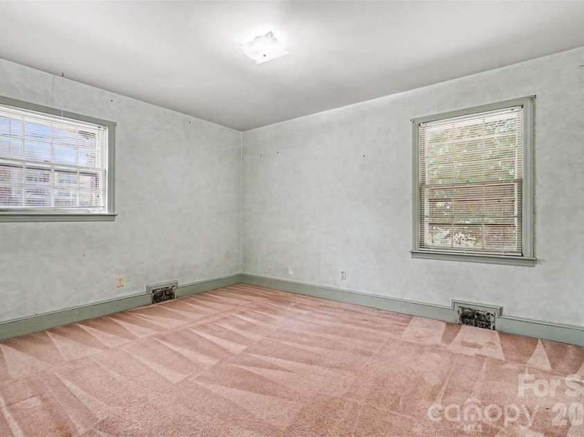 2330 Wensley Drive, Charlotte, NC 28210.  MLS# CAR4386885, YatesRealty ID 28686. Primary bedroom