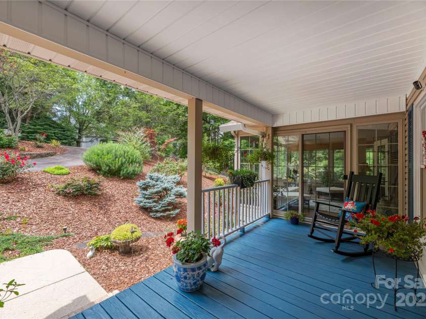 24 Moriah Lane, Asheville, NC 28803.  MLS# CAR4277809, YatesRealty ID 28686. 