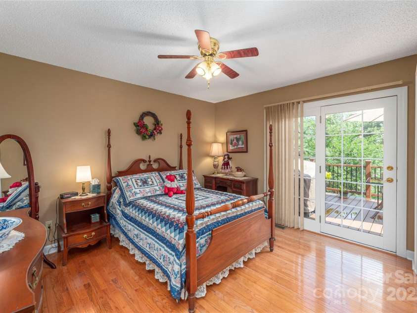 24 Moriah Lane, Asheville, NC 28803.  MLS# CAR4277809, YatesRealty ID 28686. 