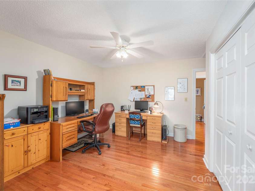 24 Moriah Lane, Asheville, NC 28803.  MLS# CAR4277809, YatesRealty ID 28686. 