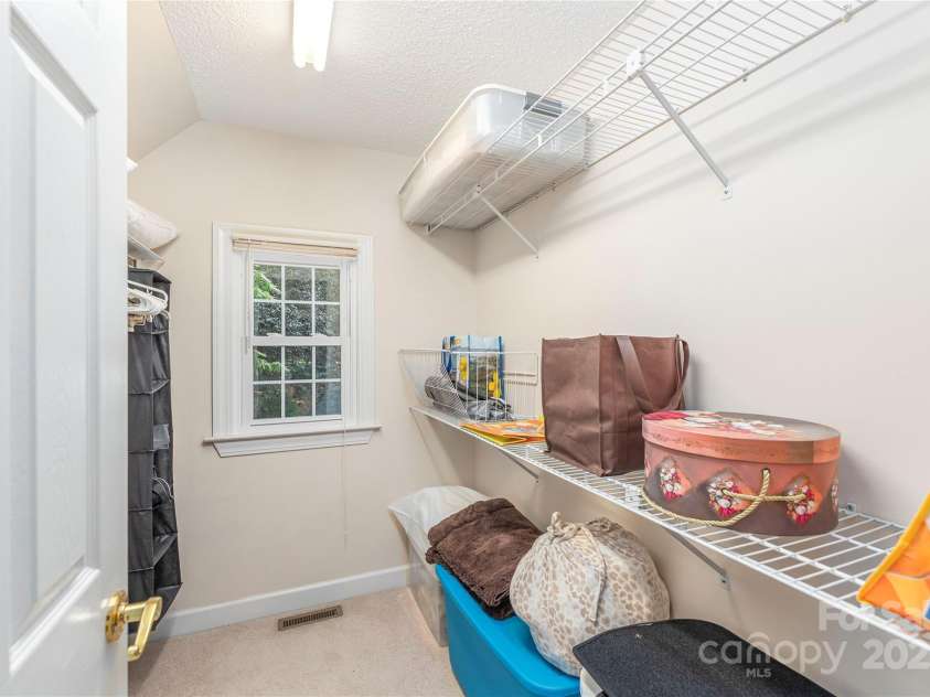 24 Moriah Lane, Asheville, NC 28803.  MLS# CAR4277809, YatesRealty ID 28686. 