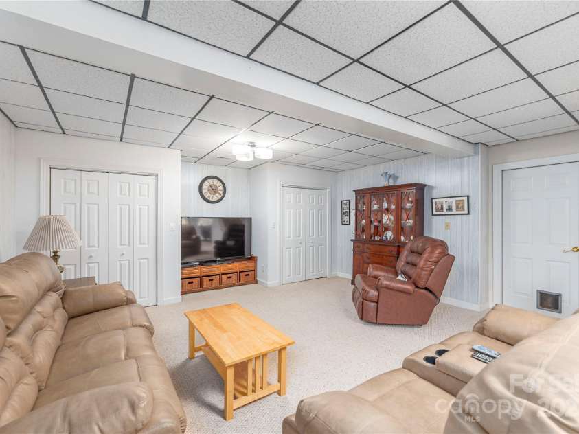 24 Moriah Lane, Asheville, NC 28803.  MLS# CAR4277809, YatesRealty ID 28686. 