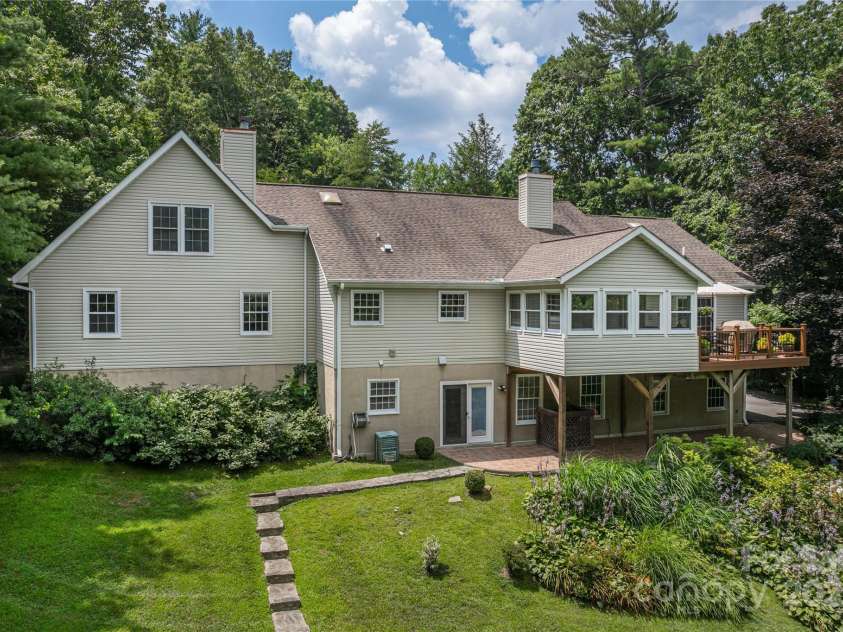 24 Moriah Lane, Asheville, NC 28803.  MLS# CAR4277809, YatesRealty ID 28686. 