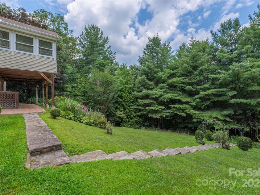 24 Moriah Lane, Asheville, NC 28803.  MLS# CAR4277809, YatesRealty ID 28686. 