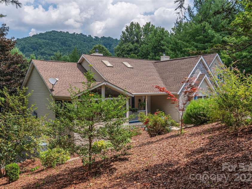 24 Moriah Lane, Asheville, NC 28803.  MLS# CAR4277809, YatesRealty ID 28686. Welcome home!