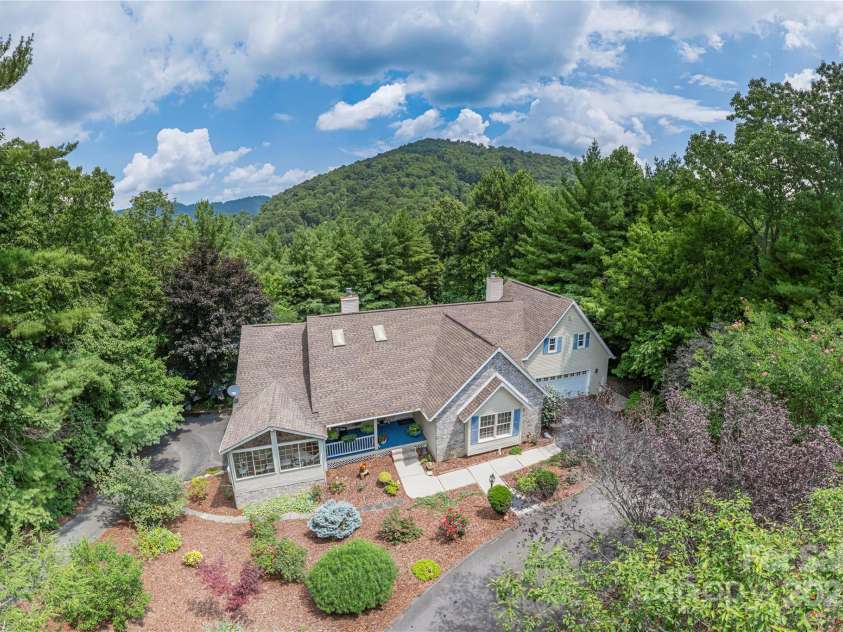 24 Moriah Lane, Asheville, NC 28803.  MLS# CAR4277809, YatesRealty ID 28686. WOW!