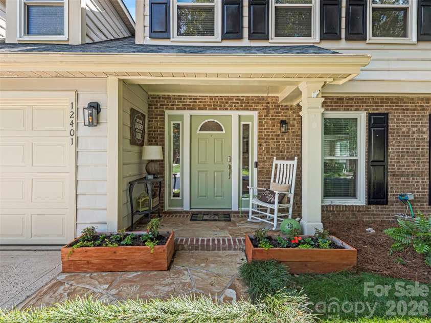12401 Bentcreek Lane, Matthews, NC 28105.  MLS# CAR4389317, YatesRealty ID 28687. 