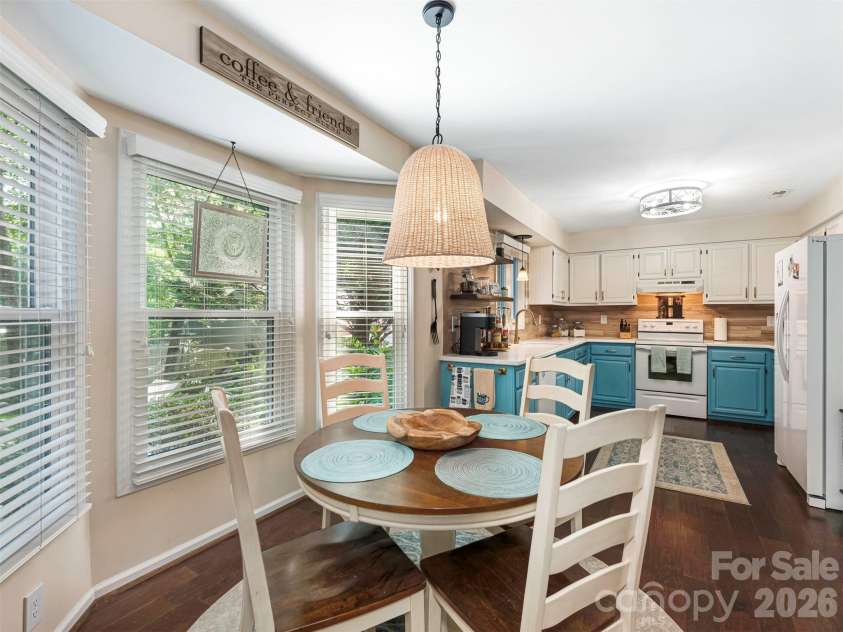 12401 Bentcreek Lane, Matthews, NC 28105.  MLS# CAR4389317, YatesRealty ID 28687. 