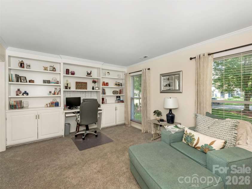 12401 Bentcreek Lane, Matthews, NC 28105.  MLS# CAR4389317, YatesRealty ID 28687. 