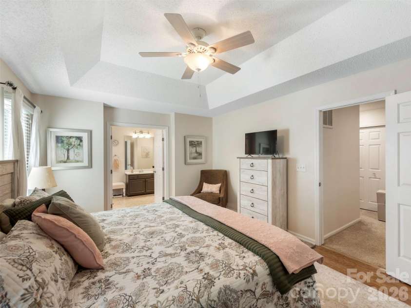 12401 Bentcreek Lane, Matthews, NC 28105.  MLS# CAR4389317, YatesRealty ID 28687. 