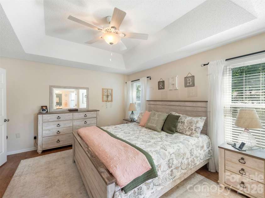 12401 Bentcreek Lane, Matthews, NC 28105.  MLS# CAR4389317, YatesRealty ID 28687. 