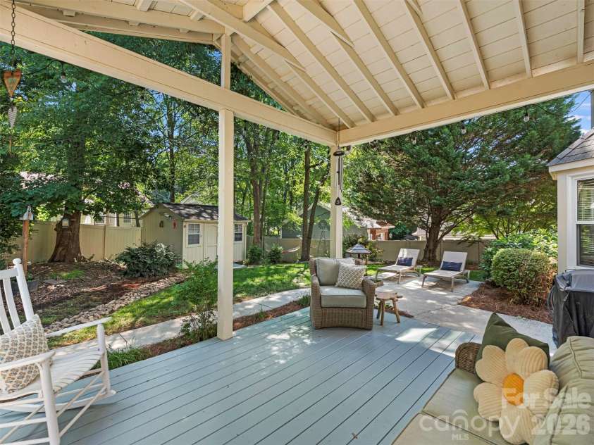 12401 Bentcreek Lane, Matthews, NC 28105.  MLS# CAR4389317, YatesRealty ID 28687. 