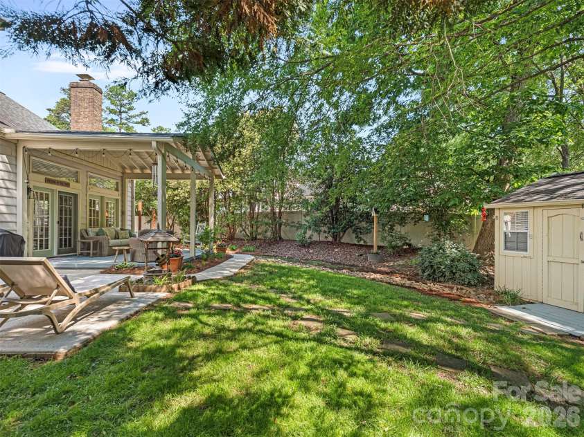 12401 Bentcreek Lane, Matthews, NC 28105.  MLS# CAR4389317, YatesRealty ID 28687. 