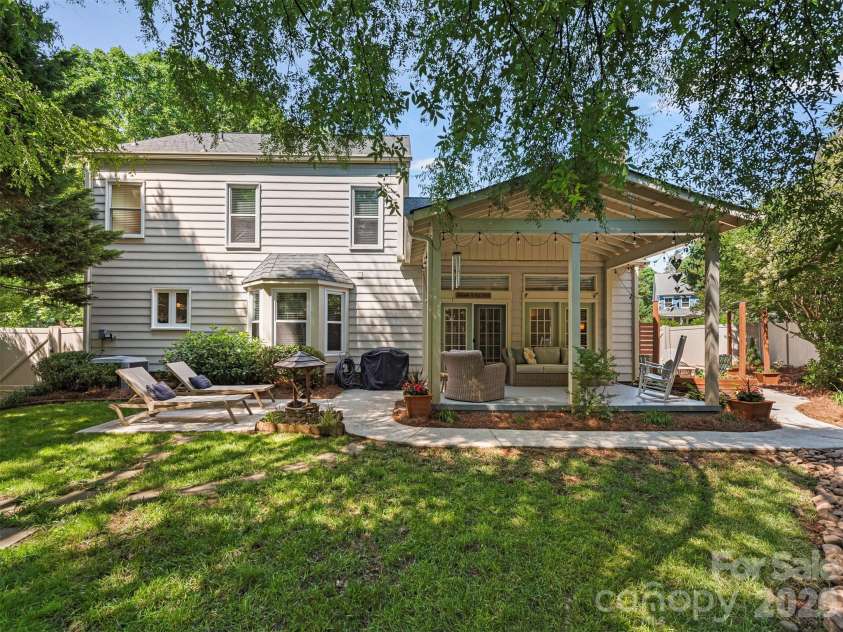 12401 Bentcreek Lane, Matthews, NC 28105.  MLS# CAR4389317, YatesRealty ID 28687. 