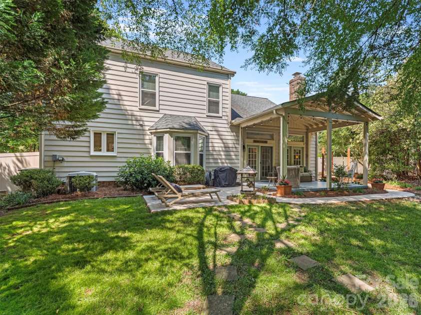 12401 Bentcreek Lane, Matthews, NC 28105.  MLS# CAR4389317, YatesRealty ID 28687. 