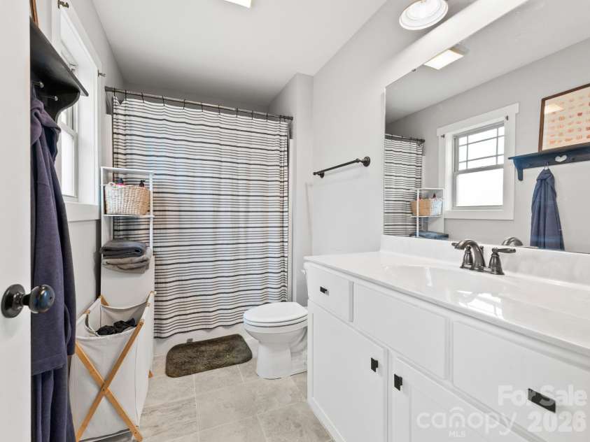 108 Split Rail Drive Extension, Asheville, NC 28806.  MLS# CAR4386131, YatesRealty ID 28688. Large Primary Bath