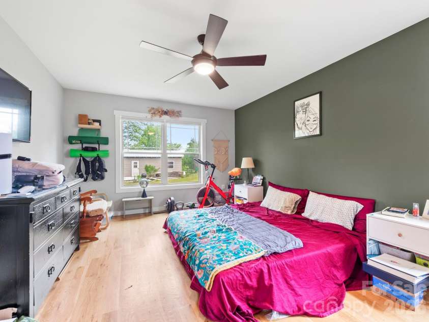 108 Split Rail Drive Extension, Asheville, NC 28806.  MLS# CAR4386131, YatesRealty ID 28688. Spacious Primary Bedroom