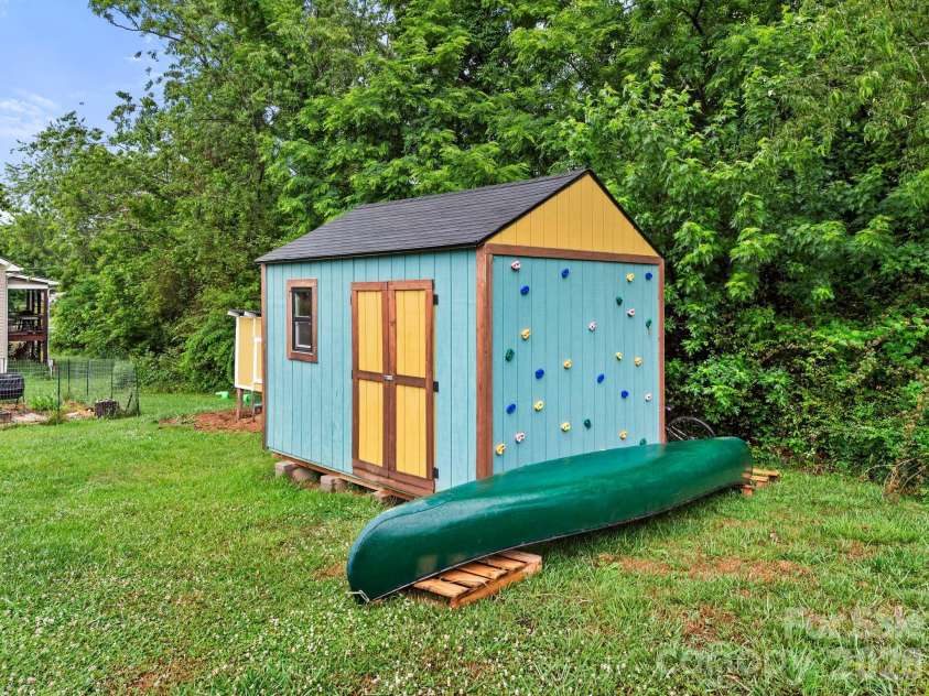 108 Split Rail Drive Extension, Asheville, NC 28806.  MLS# CAR4386131, YatesRealty ID 28688. Very Nice Storage and a Chicken Coop!
