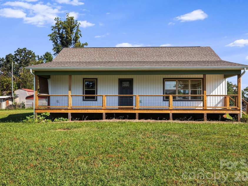 108 Split Rail Drive Extension, Asheville, NC 28806.  MLS# CAR4419482, YatesRealty ID 28688. 